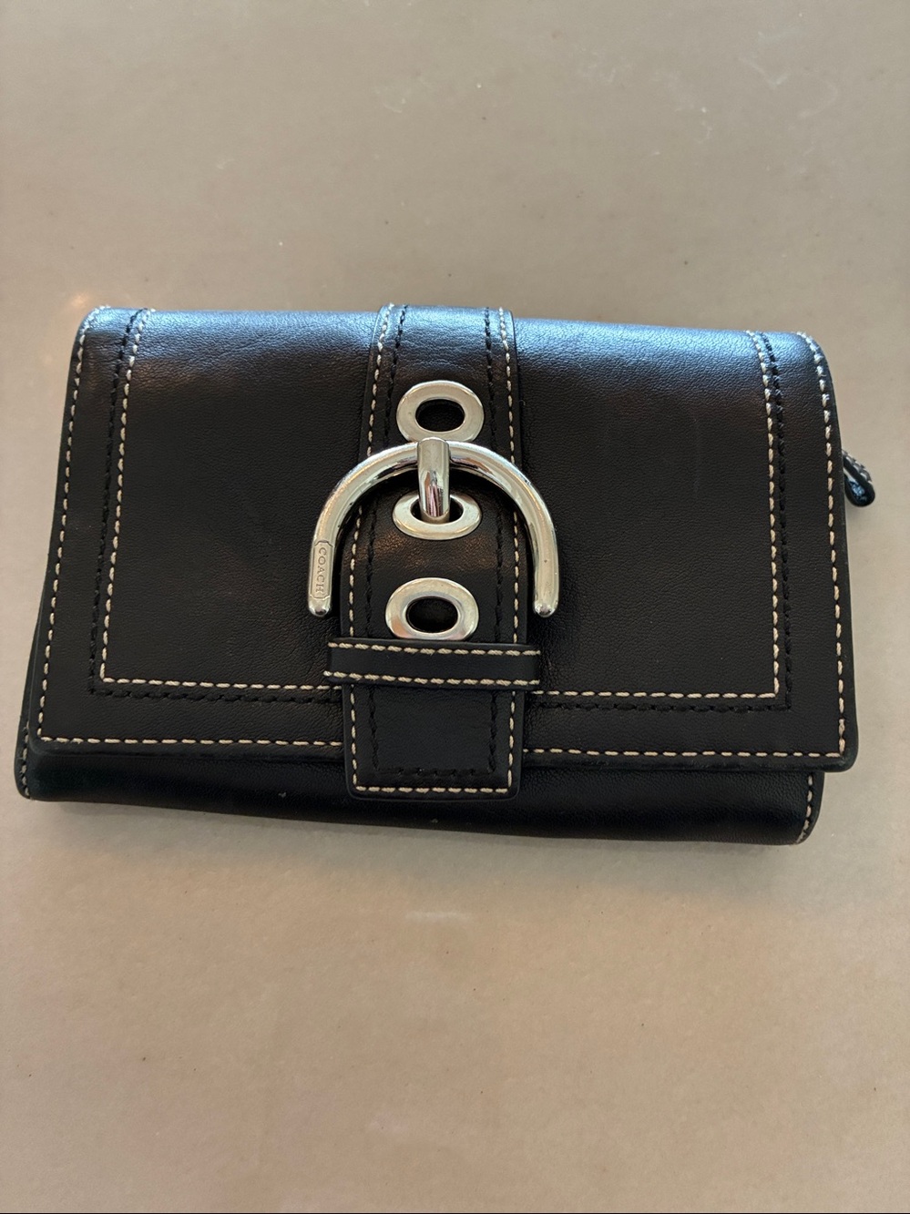 Y2K- Coach Black Leather Turnlock Wallet – Classic & Chic
